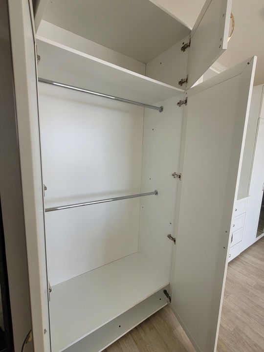 Продам белую мебель в отличном (3)