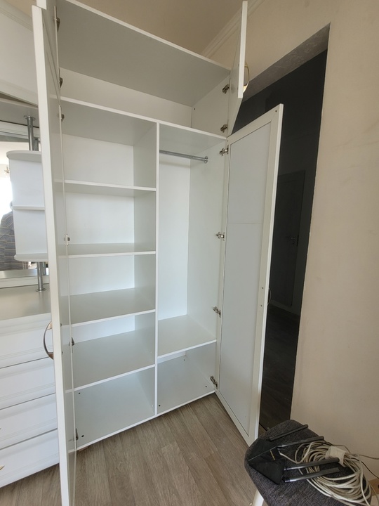 Продам белую мебель в отличном (5)