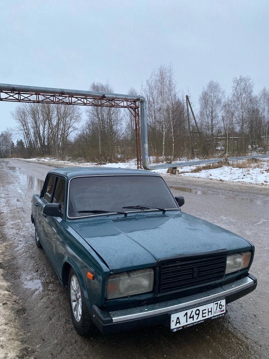 Продам ваз 2107 карб,на учете.
Много (4)