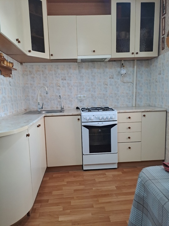 Продам кухню 210на 175. Мойка, (2)