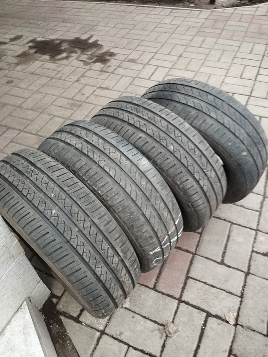 Продам летние шины почти новые. (1)