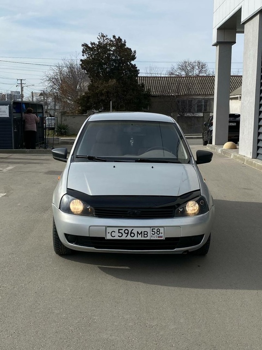 Лада калина 2007 год.1.4,16 Клапанный,