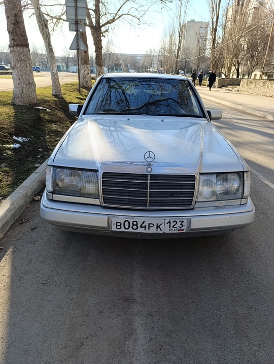 Продам w124 1993  бензин. Цена