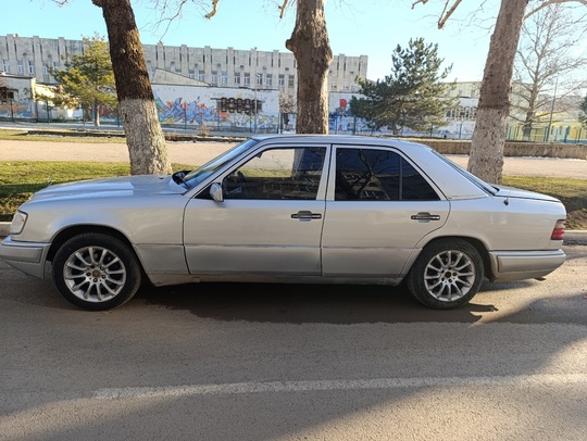 Продам w124 1993  бензин. Цена (2)
