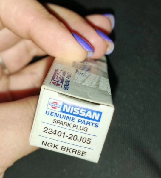 Продам оригинальные свечи на Ниссан (1)