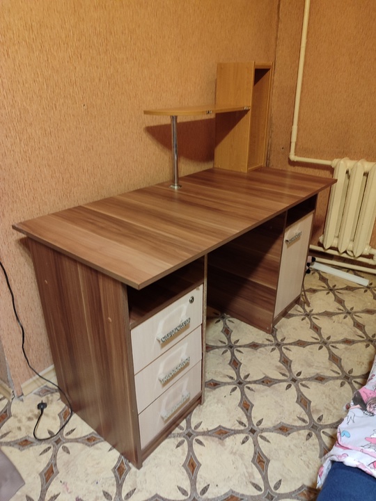 Продам стол бу 1000 
Симферополь (1)