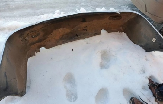 Продам бампер задний на Приору. (3)