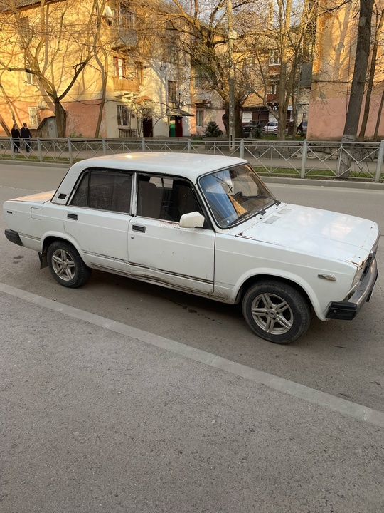 Продам 2107
2003 года 1.6 кпп (2)