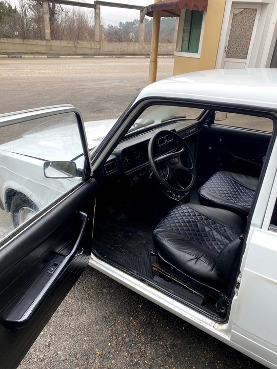 LADA 2107 
2010 года выпуска, (5)