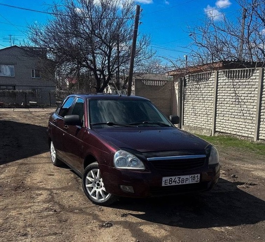 Продам приору 
Год выпуска 2012 (2)
