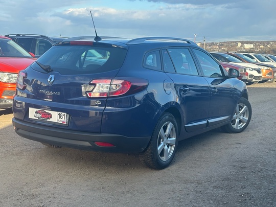 Renault Megan универсал
2011 год 
1.5 (6)