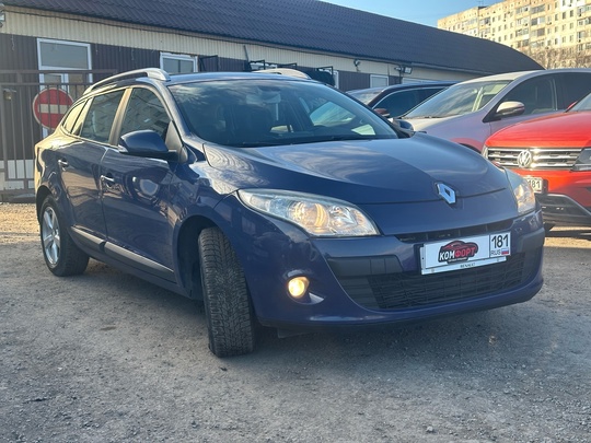 Renault Megan универсал
2011 год 
1.5 (7)