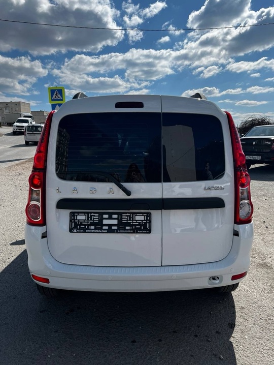 ВАЗ (LADA) Largus 1.6 MT (3)