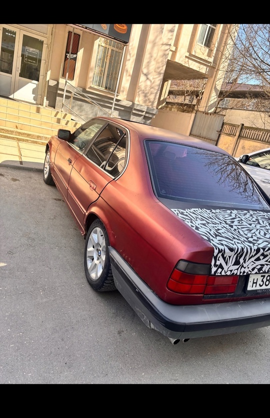 BMW в нормальном состоянии, по (1)