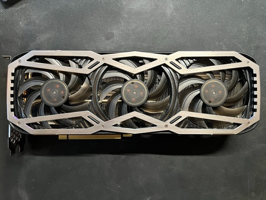 Продаю видеокарту GeForce RTX Gainward (4)