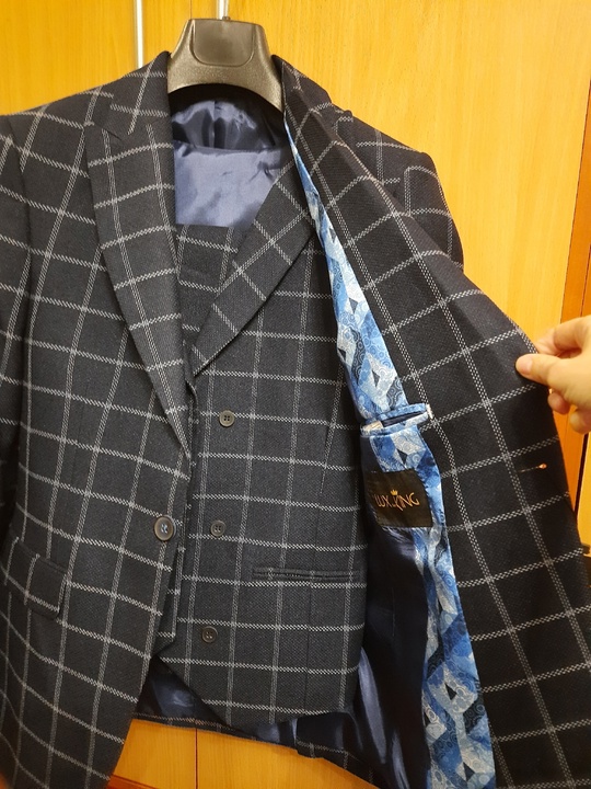Продам новый мужской костюм 44р, (1)