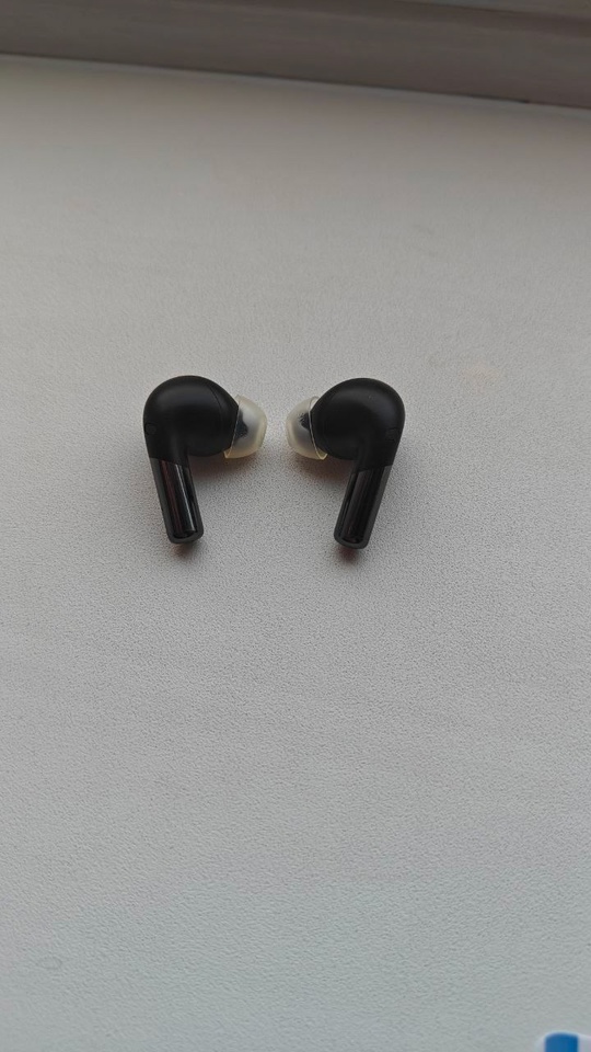 Продам наушники Oneplus buds 2