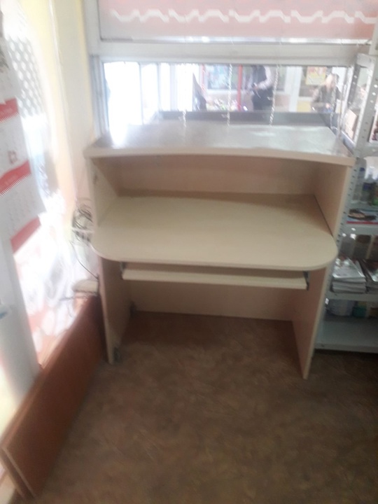 Продам мебель торговую в Луганске, (1)