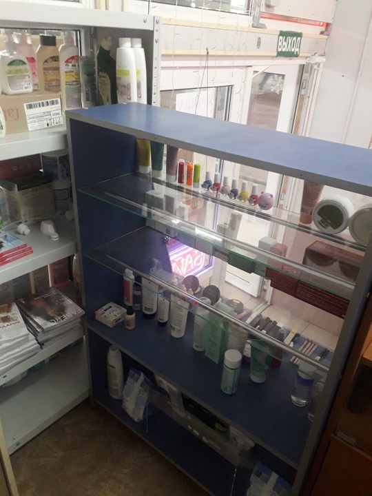 Продам мебель торговую в Луганске, (4)