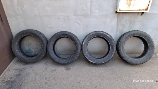 Продам зимние шины Yokohama(оригинал) 215/55