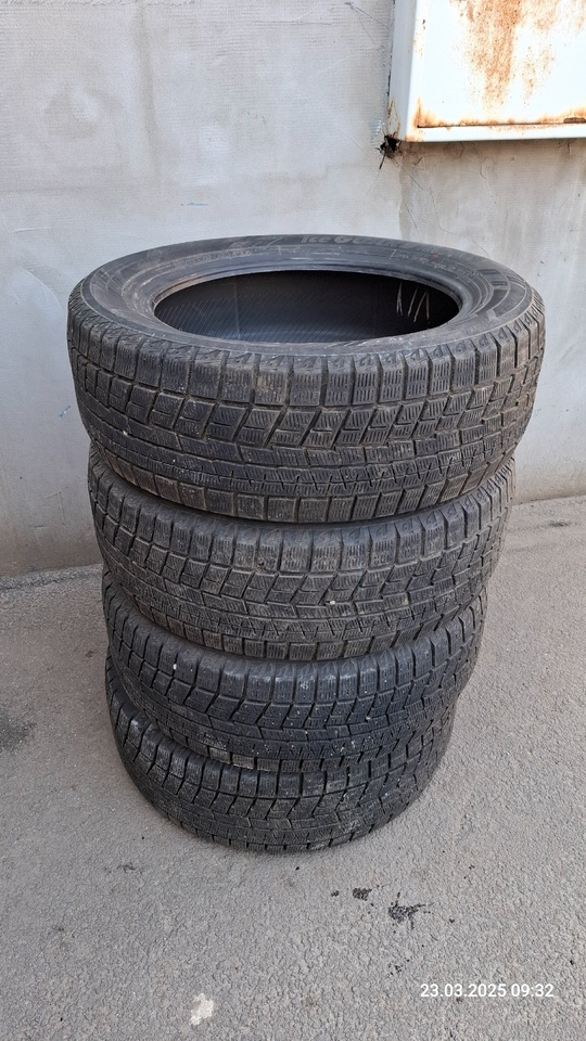 Продам зимние шины Yokohama(оригинал) 215/55 (1)