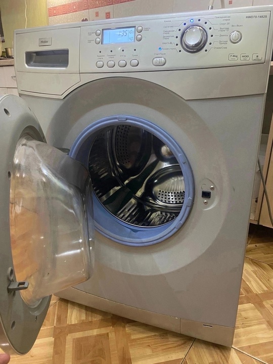Продам стирально сушильную машинку Haier.
Цена (1)