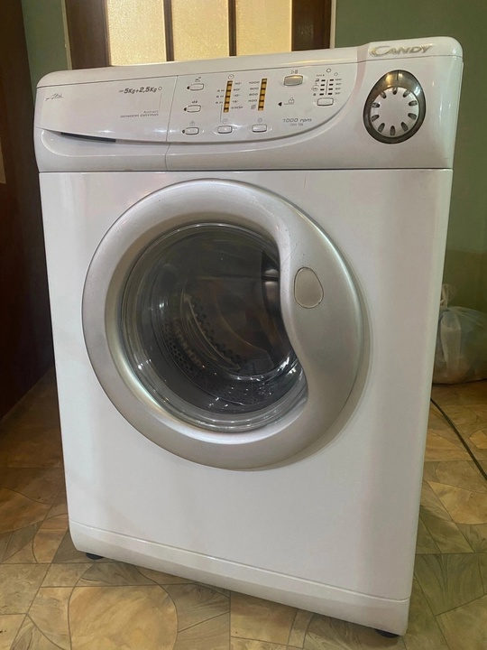 Продам стирально сушильную машинку Haier.
Цена