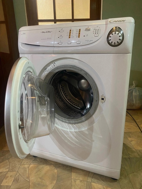 Продам стирально сушильную машинку Haier.
Цена (1)
