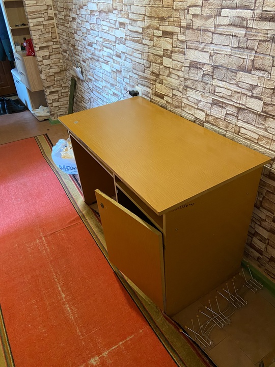 Продам стол за 1000₽ самовывоз
+79591357439 (1)