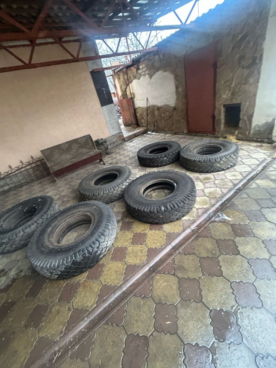 Продам Резину.
Г. Брянка 
Номер для (3)