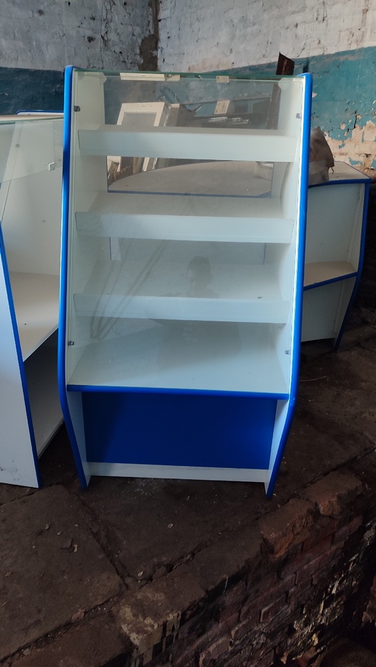 Продам торговые витрины всего 5