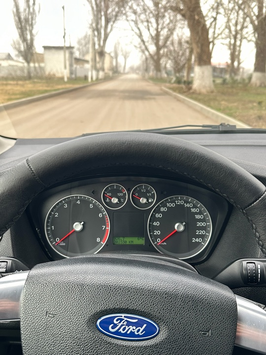 Продам Ford Focus 2  (8)