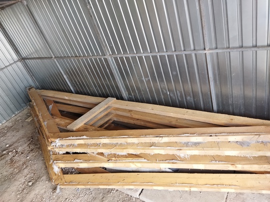 Продам ворота металлические с замком (3)