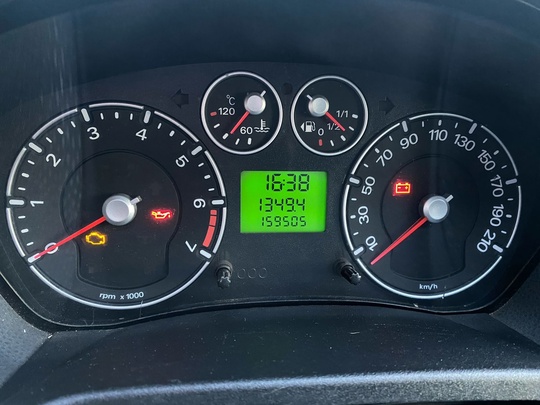 Продам Ford Fiesta 1.4 мт (3)
