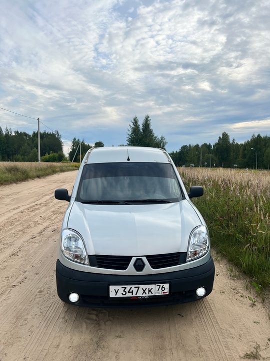 Продам. 
Рено кангу. 
2004 год. (1)