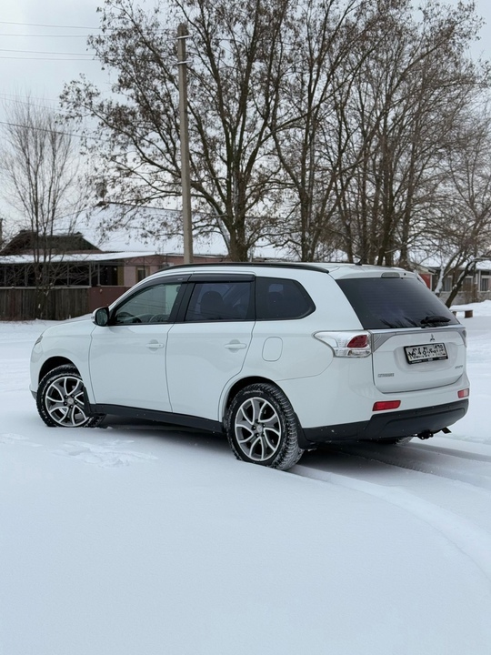 Mitsubishi Outlander 3
Год выпуска: 2013
Двигатель:2.0 (4)