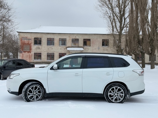Mitsubishi Outlander 3
Год выпуска: 2013
Двигатель:2.0 (5)