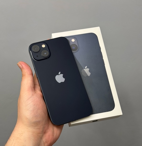 В продаже Айфон IPhone 13