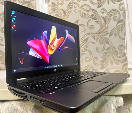 Простенький игровой Ноутбук HP ZBook, (1)