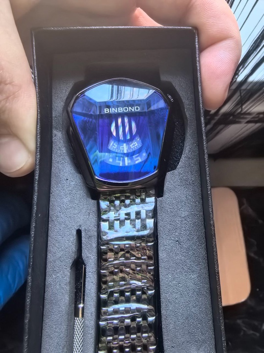 Продам часы, новые, рабочие, не