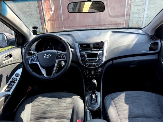 Продам Hyundai Solaris (Солярис) 2015 (2)