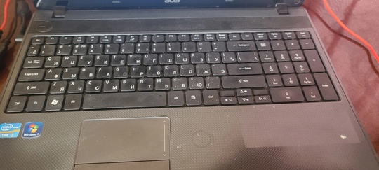 Ноутбук Acer aspire 5749. Экран (1)