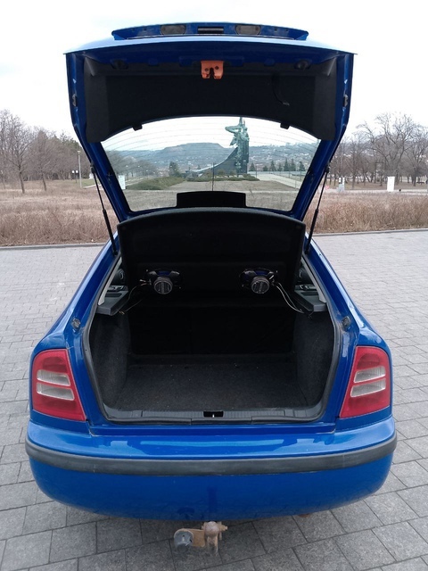 Skoda octavia 2.0
2001
Бензин
Механика
Кондиционер (работает)
Abs
Airbag
Электро подъемники (5)