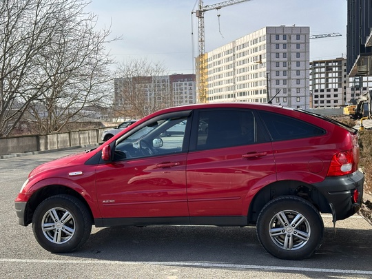 Предлагаю вашему вниманию замечательный
SsangYong Kyron (1)