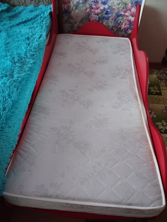 Продам детскую кровать- машинку с (2)