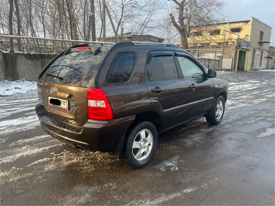 Продам 
Kia Sportage
2005 год
Мотор 2.0 (2)