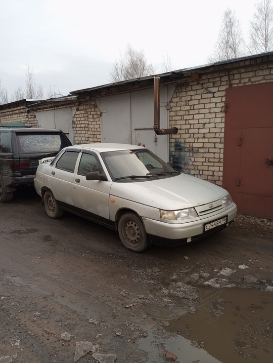 Продам 2110. 2004 год. 12