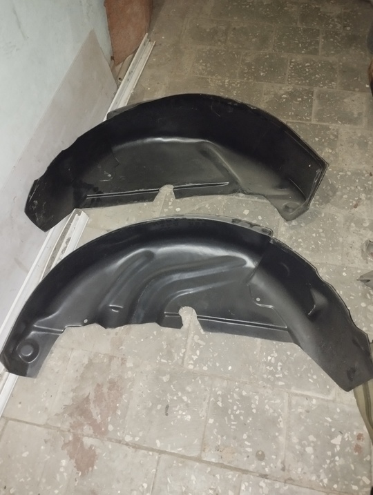 Продам новые подкрылки Hyundai accent