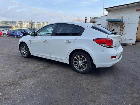 Chevrolet Cruze ( автомат )
Год (4)