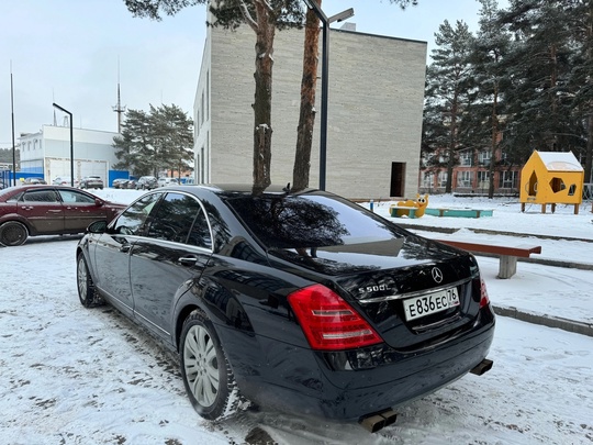 Максимально живой мерседес 221 
Мотор (2)